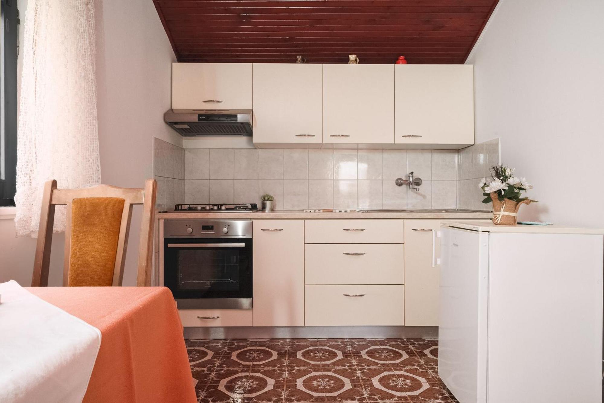 Apartment And Rooms Mrkovic Vodice Bagian luar foto