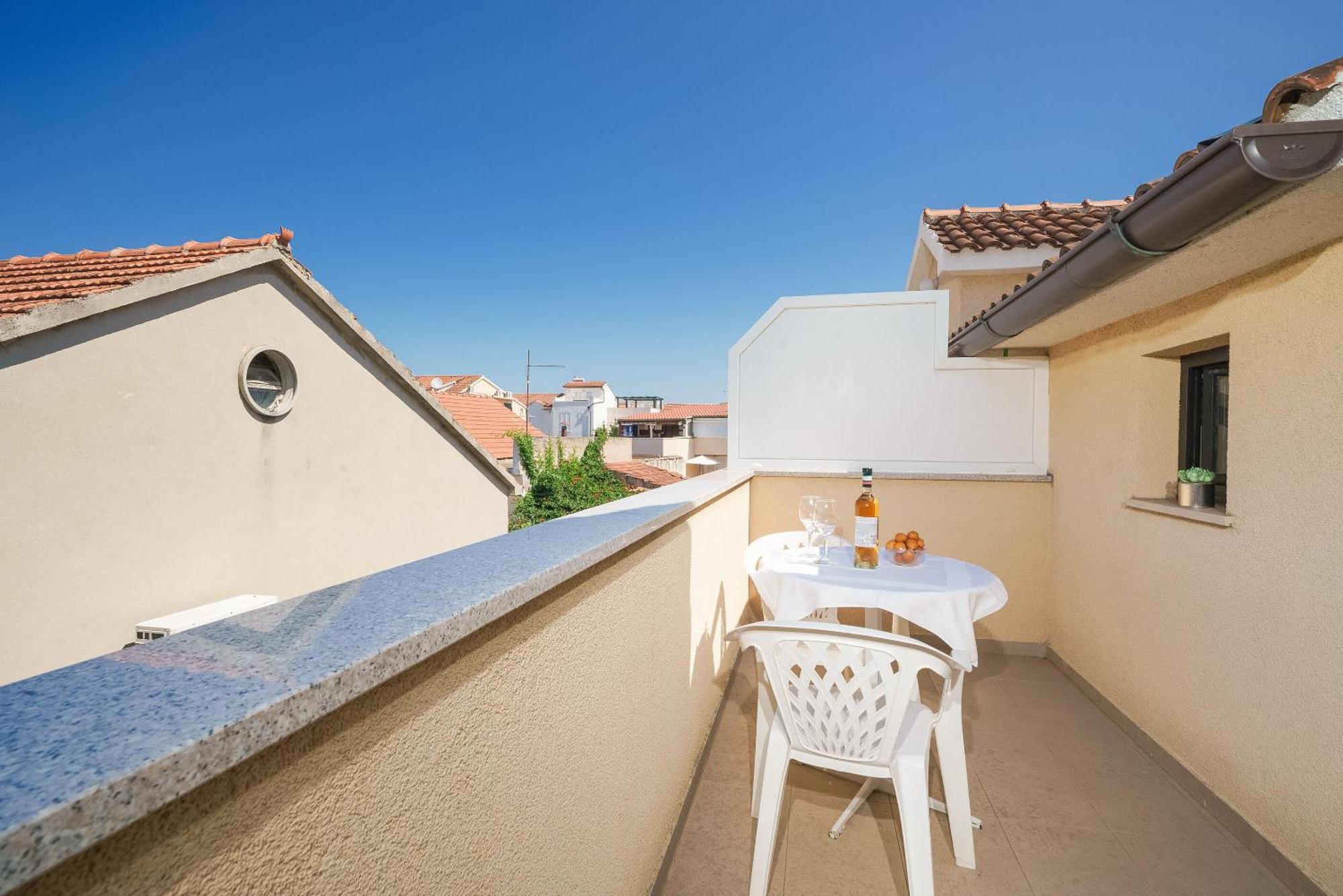 Apartment And Rooms Mrkovic Vodice Bagian luar foto